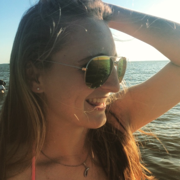 Meet your Posher, Julia - Picture 1 of 1